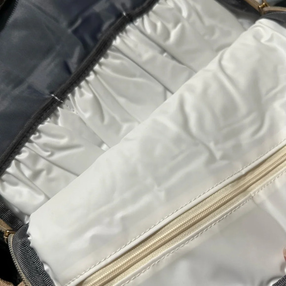 Mommy love You black diaper bag backpack with changing station, new no tags - Picture 5 of 5